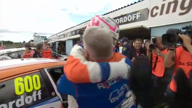 🏁 Pole! <a href="/SamTordoff/">sam smith</a> makes it two pole positions at Thruxton in 2019! #BTCC