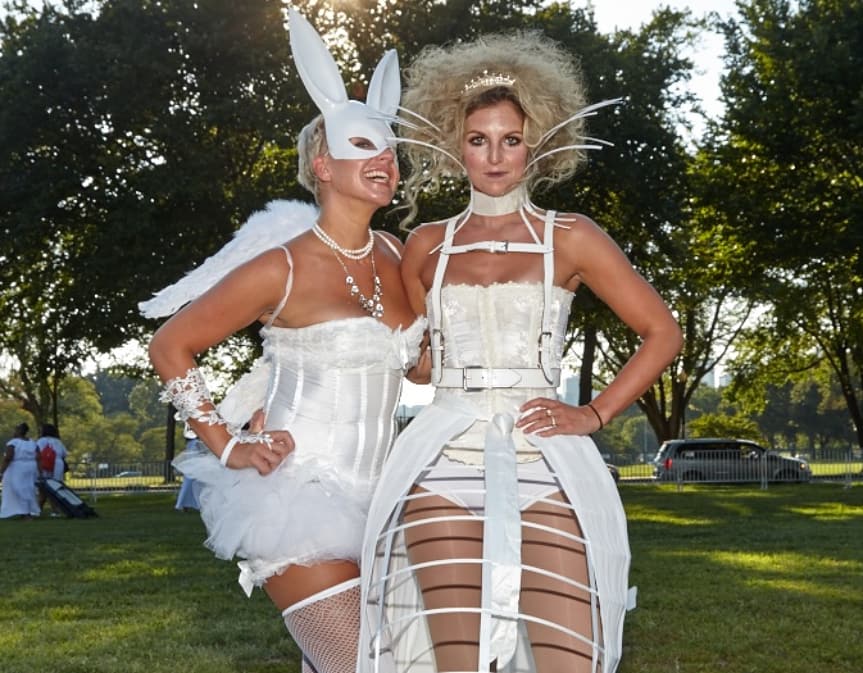 dinerenblancrva's tweet photo. WHAT TO WEAR is limitless other than the essential all-white, elegance criteria. Part of the magic of Diner en Blanc is also the unveiling of FASHION. Win BEST DRESSED WOMAN #DEBRVACHIC / MAN #DEBRVADAPPER
#DEBRVA2019 #rva https://t.co/cDRYzX5pBG