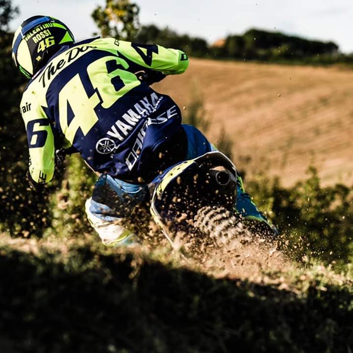 rossimania1's tweet photo. @ValeYellow46 Training #motoranch #MXPARK by camilss https://t.co/vLpJelBrnx