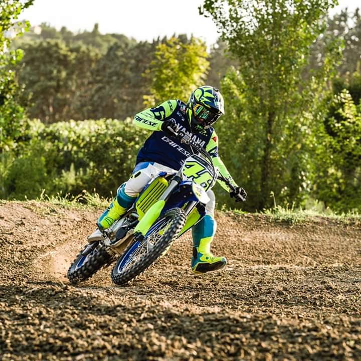 rossimania1's tweet photo. @ValeYellow46 Training #motoranch #MXPARK by camilss https://t.co/vLpJelBrnx
