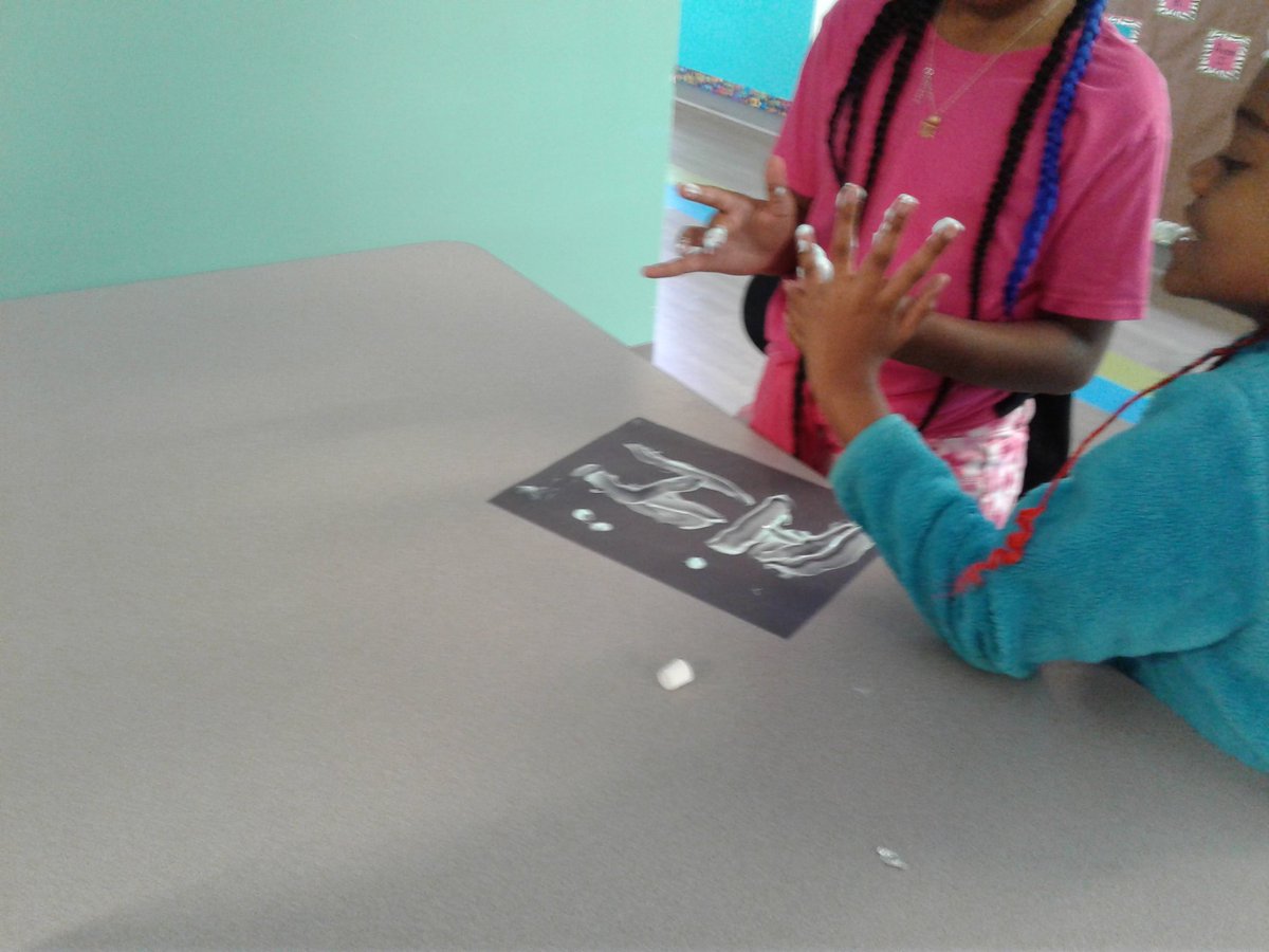 Forney4th's tweet photo. Learning about the choosing your words carefully. Once they're out and hard to take back like putting toothpaste back in the tube. #KindnessMatters @sgraff_ITS @ericahoard https://t.co/6kAYEsWPdD