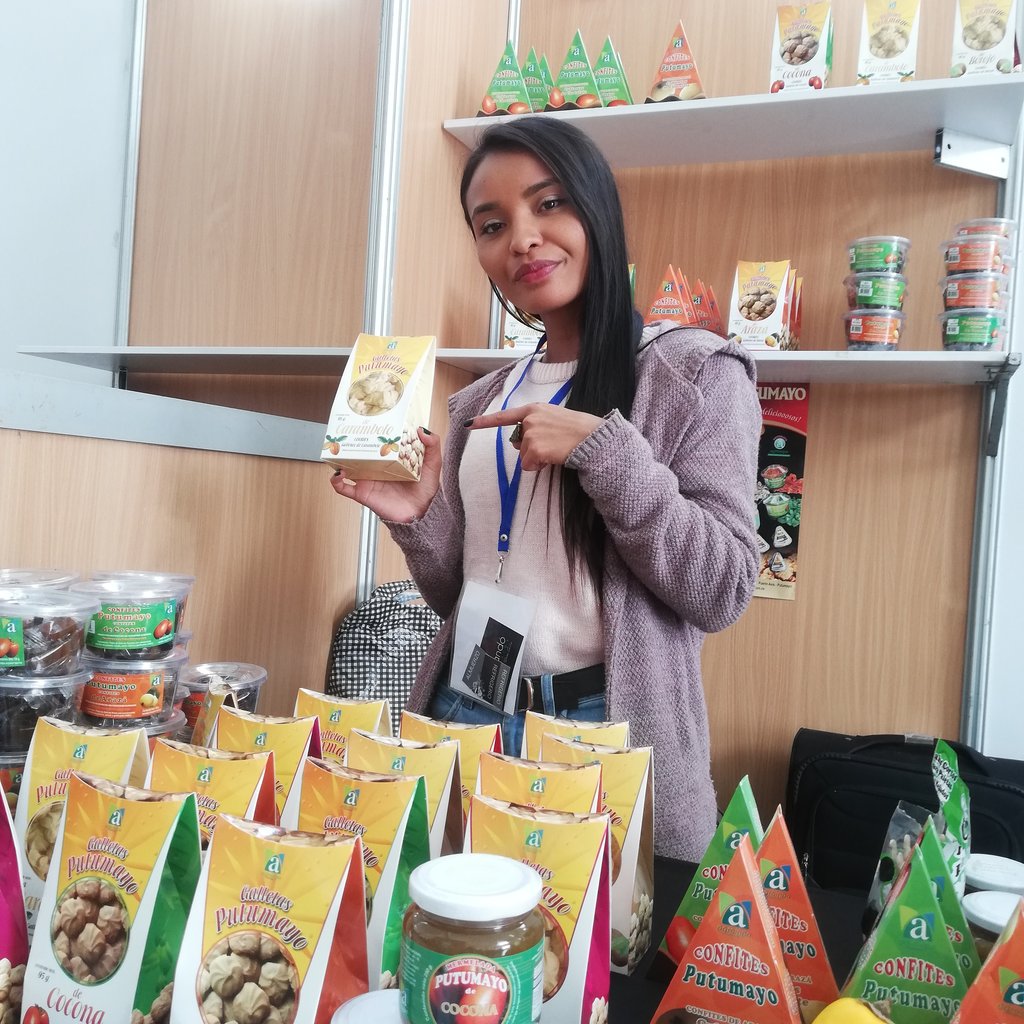 FunMundoMujer's tweet photo. Desde el #Putumayo con increíbles galletas de frutos amazónicos ... Agroinpa trabaja para sustituir cultivos ilícitos de esta zona del país. 
##ApoyaloNuestro
#FeriaMundoMujer https://t.co/mgZiUUInaj