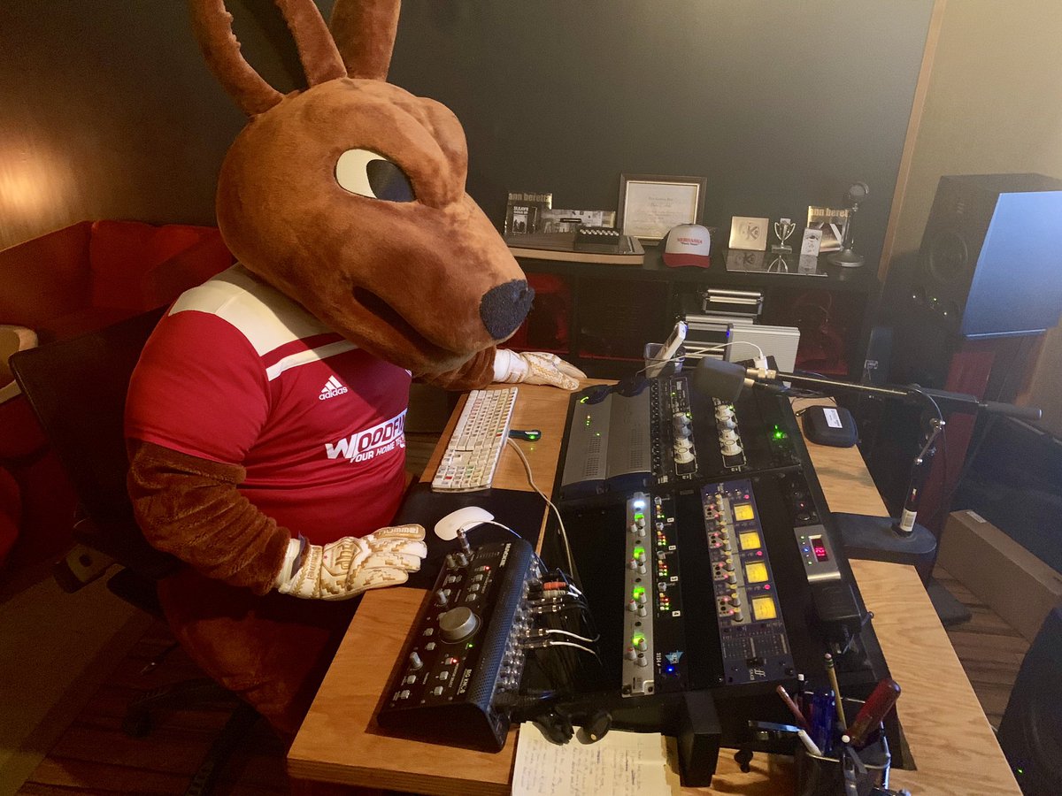 judgelanceito_'s tweet photo. Kickeroo stopped by the studio yesterday. The Roo can spit that hot 🔥🔥🔥, did you even know?! Get to City Stadium tonight and see for yourself! 7pm kickoff. #audioveriterva #kickeroo @RichmondKickers @Kickeroo https://t.co/51qzFedCyY