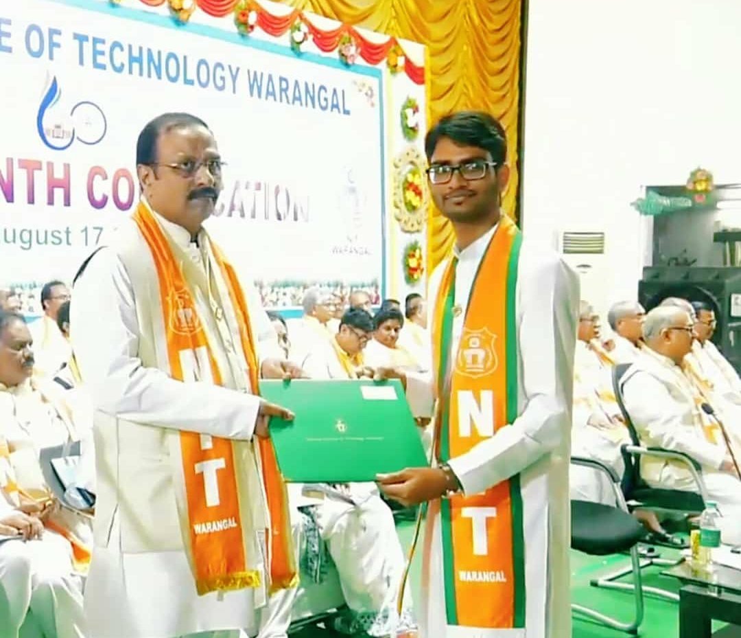kumar_aditya__'s tweet photo. Congratulations Guys!!
#Graduates
#NITW #Convocation17
@NirajTailor14 @imdheeraj98 @anshulsinghal91 @RBMRAJA
#Prateek and everyone else. https://t.co/xTv8lYQifB