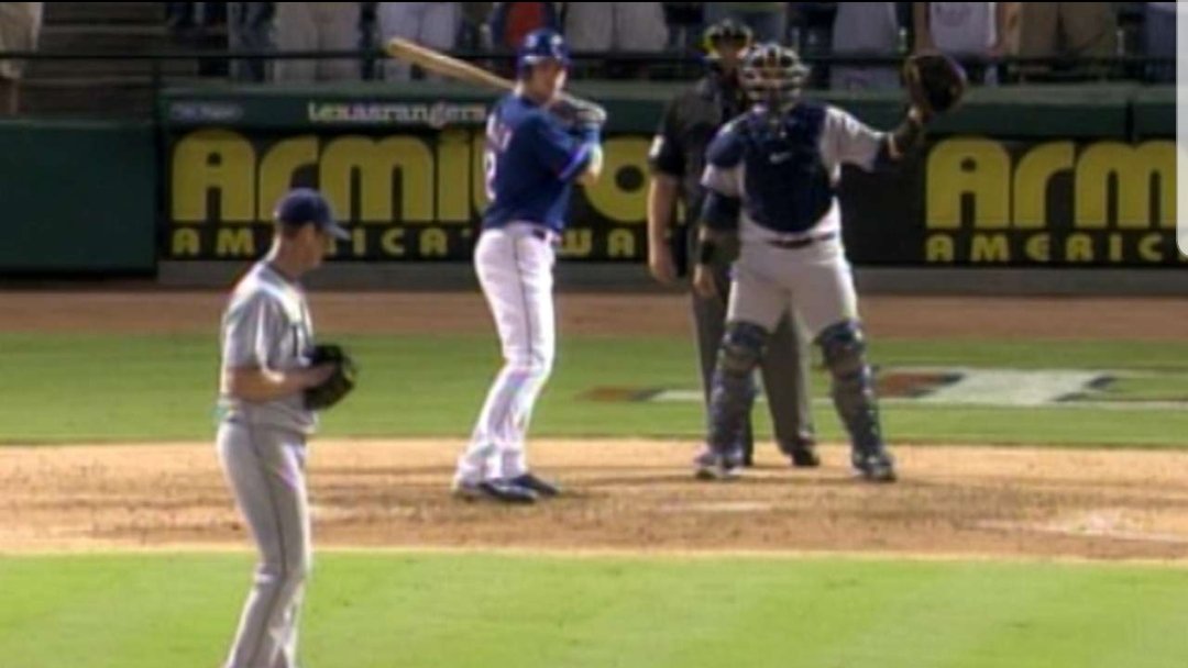 TXSportsHistory's tweet photo. Today in 2008, Josh Hamilton becomes only the sixth major leaguer to be intentionally walked with the bases loaded. https://t.co/NdfjM7YfDy