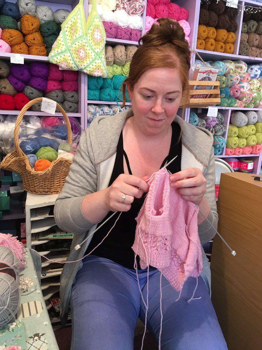 HandKnittedLove's tweet photo. Steph came in for a help lesson. I’m so proud of her She started knitting with me in Dec 18 her first make a blanket, bootees & now a cardigan, for a beginner she doing great! Happy knitting & thanks for choosing me to teach you #passingontheskill #beginnersknitting #indie #knit https://t.co/3p7LIPGwCW
