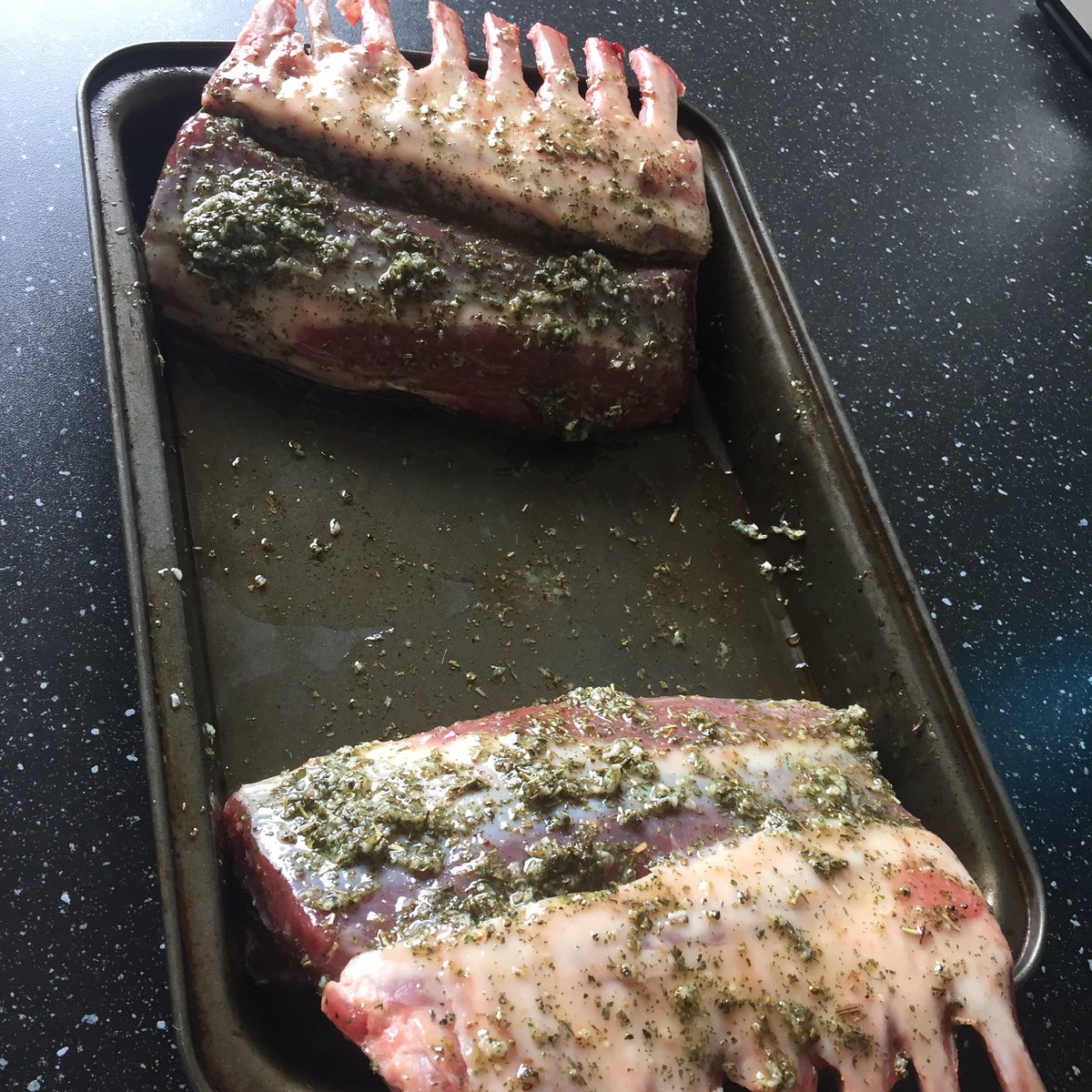nisoliwo's tweet photo. Börjar likna något. #lammracks #potatisgratäng #malmö #singel https://t.co/KbZJc0U5d1
