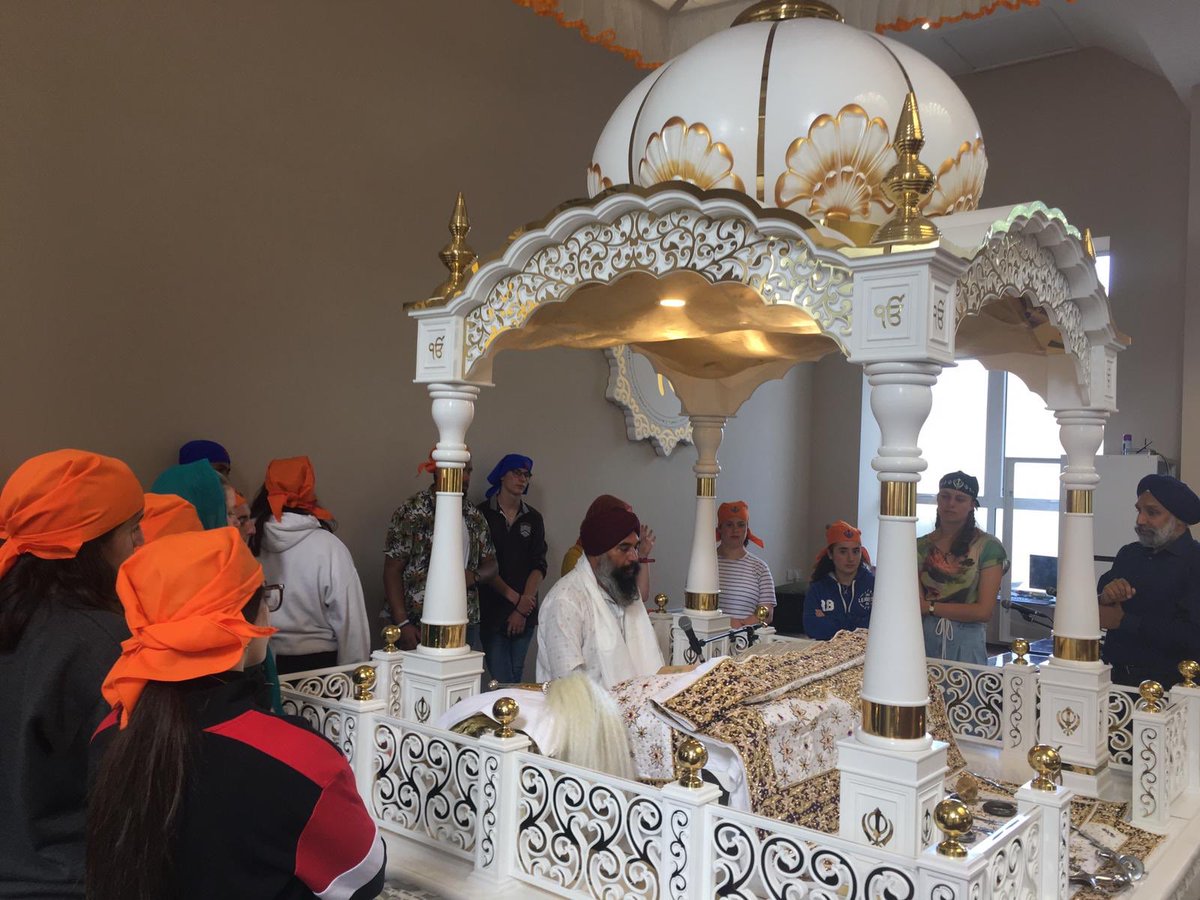 cook4cause's tweet photo. Our visit to the Central Gudwara where we learnt more about what we can do to help! https://t.co/DuJKlHiCSg