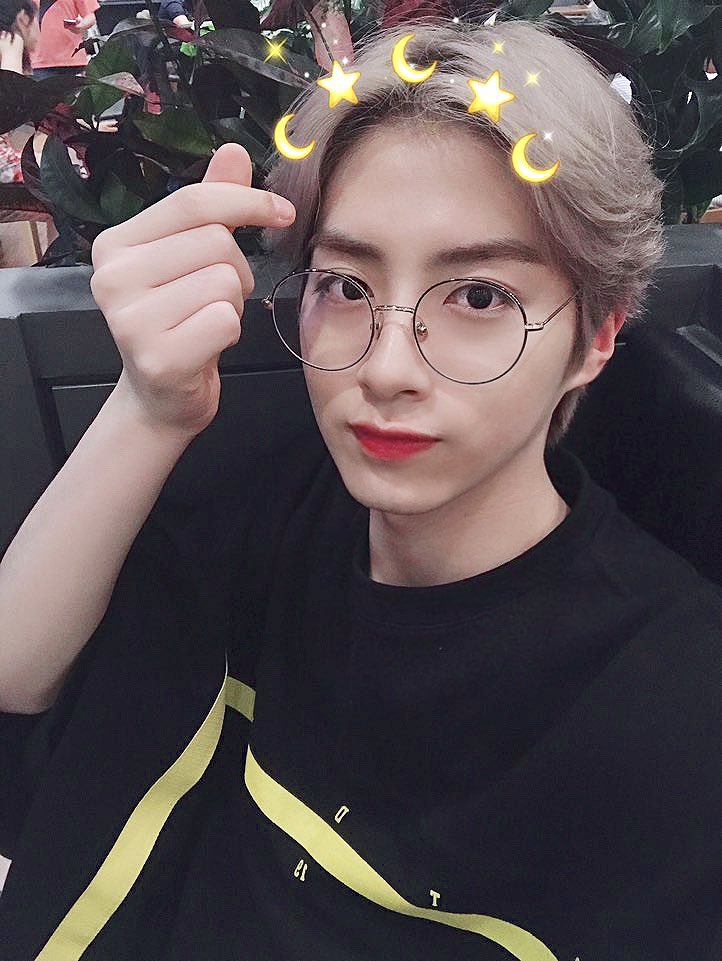 [#시온]
보고싶은 우리 달님들! 모하구있어요?! 날씨가 많이 선선해진 것 같아서 다행이에요~~ 이번 주도 시온하게 주말 동안 스트레스 날려버리구 다음 주도 화이팅! 오늘도 많이 사랑해 달님들🌎❤🌙