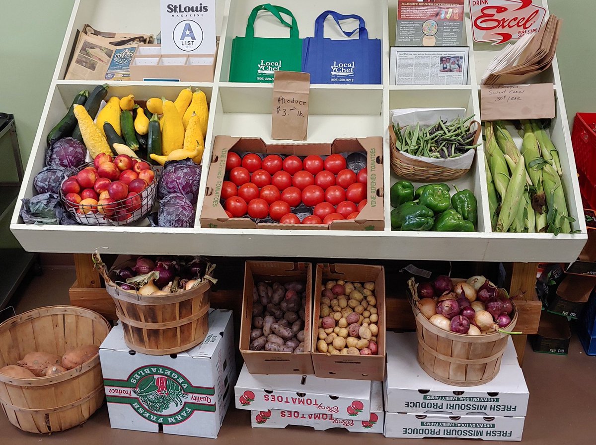 LocalChefStL's tweet photo. Fresh summer vegetables won't be in season much longer...come get them while they last! #LocalChefKitchen #FreshAndSustainable https://t.co/GCGwefzV0o