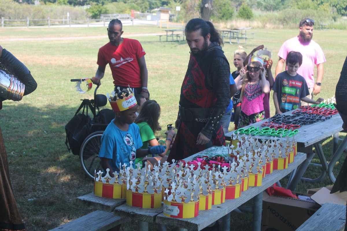 AACountyGovt's tweet photo. Last week our @RecParks Mayo Beach day campers got to visit @MedievalTimesMD!

Thank you to Medieval Times for providing our campers with a day filled with fun, and thank you to Rec &amp; Parks for always providing creative activities for our county campers! https://t.co/RcXSA1xBFK