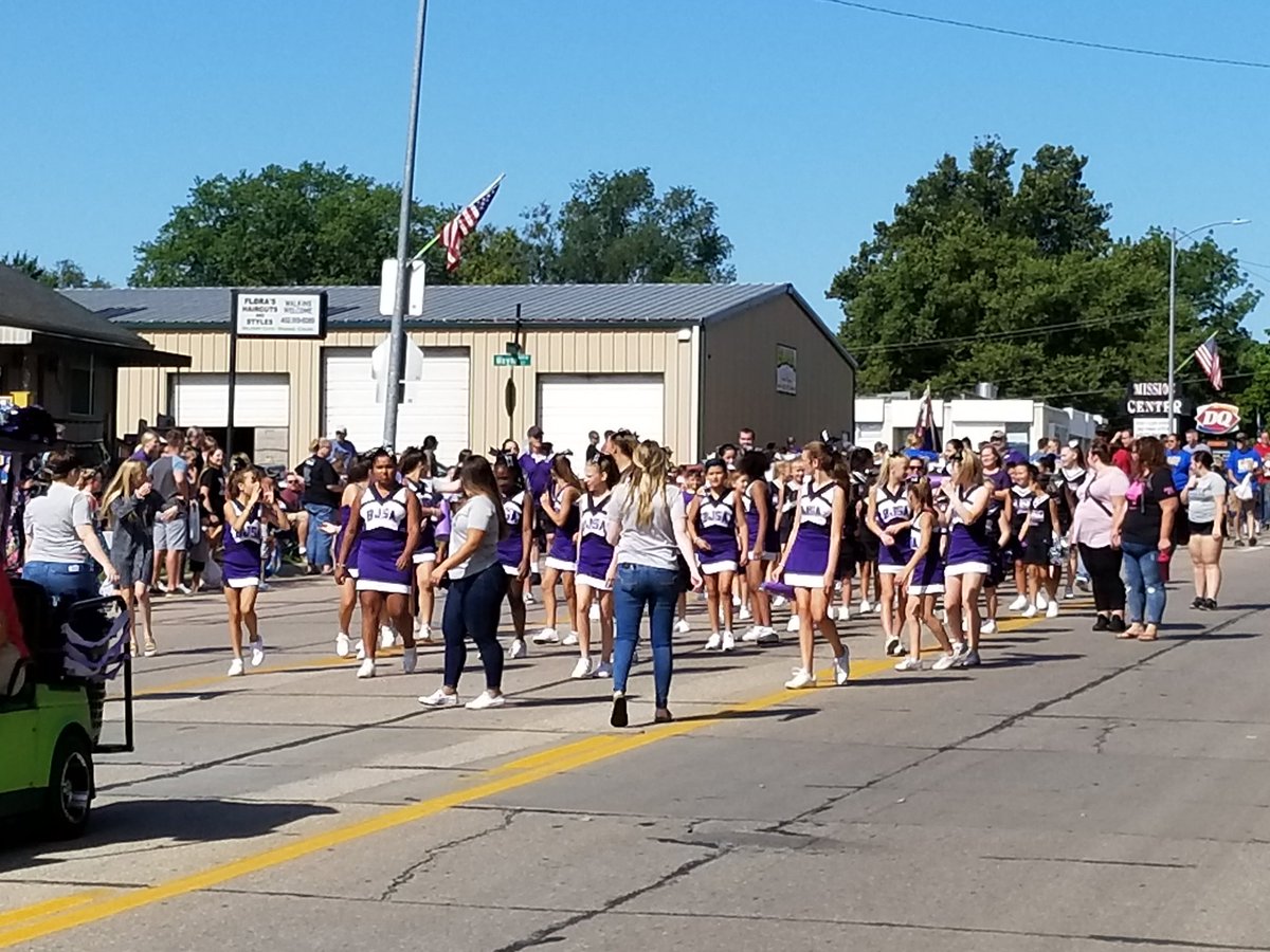 BjsaBellevue's tweet photo. Another great Arrows to Aerospace Parade.....what a great community we live in!! https://t.co/ltgjW0QHGm