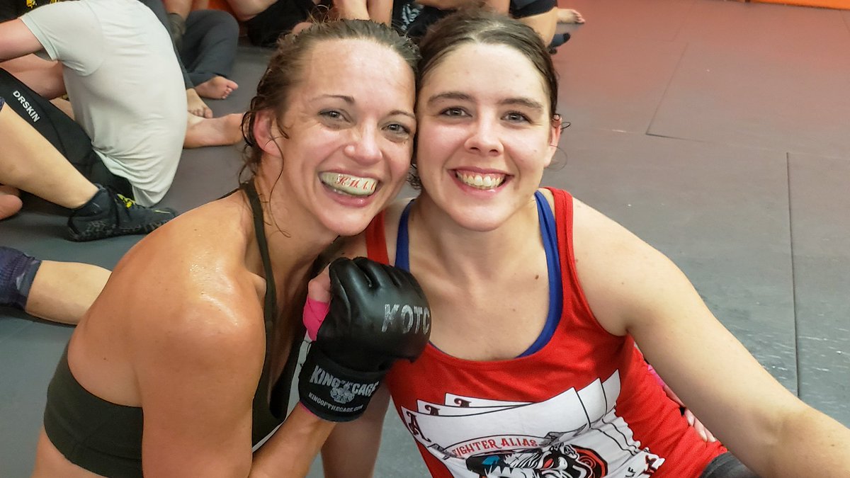 #UFC241  I'M SO EXCITED!  Look at how cute me and <a href="/TaylorMadeFitTN/">TaylorMadeFitnessTN</a>  are! She fights in <a href="/BellatorMMA/">Bellator MMA</a>  next week !  
What fight are you most excited for tonight ?
Me?  DC vs. Stipe, let's go <a href="/stipemiocic/">Stipe Miocic</a> !!

#mma #wmma #bellator #taylorturner #Peshewa