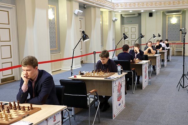 ChessKingVito's tweet photo. What’s so “super” about the #RussianSuperFinal if so few people come to view it live?  Why aren’t there more spectators? https://t.co/XWPnvhH2VG