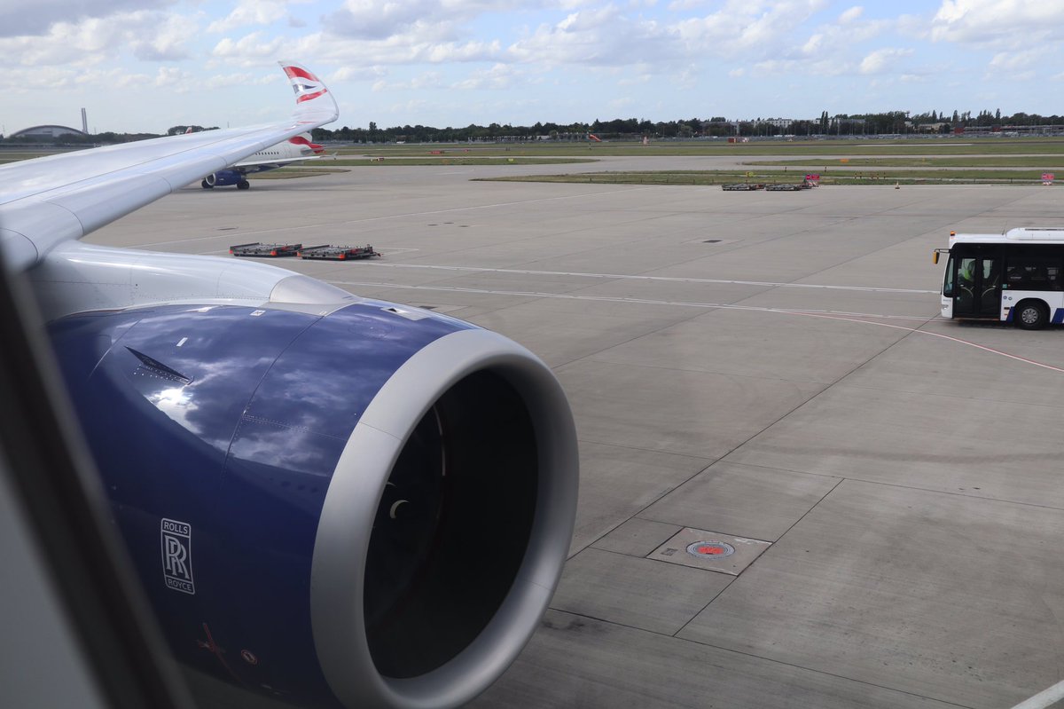alexisk79's tweet photo. First time on the #britishairways #A35K on #BA464 from #LHR to #MAD #avgeek #avgeeks https://t.co/jukZb6YFPU