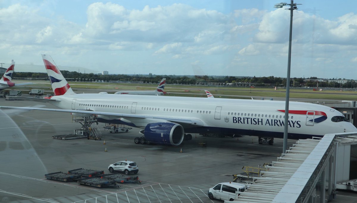 alexisk79's tweet photo. First time on the #britishairways #A35K on #BA464 from #LHR to #MAD #avgeek #avgeeks https://t.co/jukZb6YFPU
