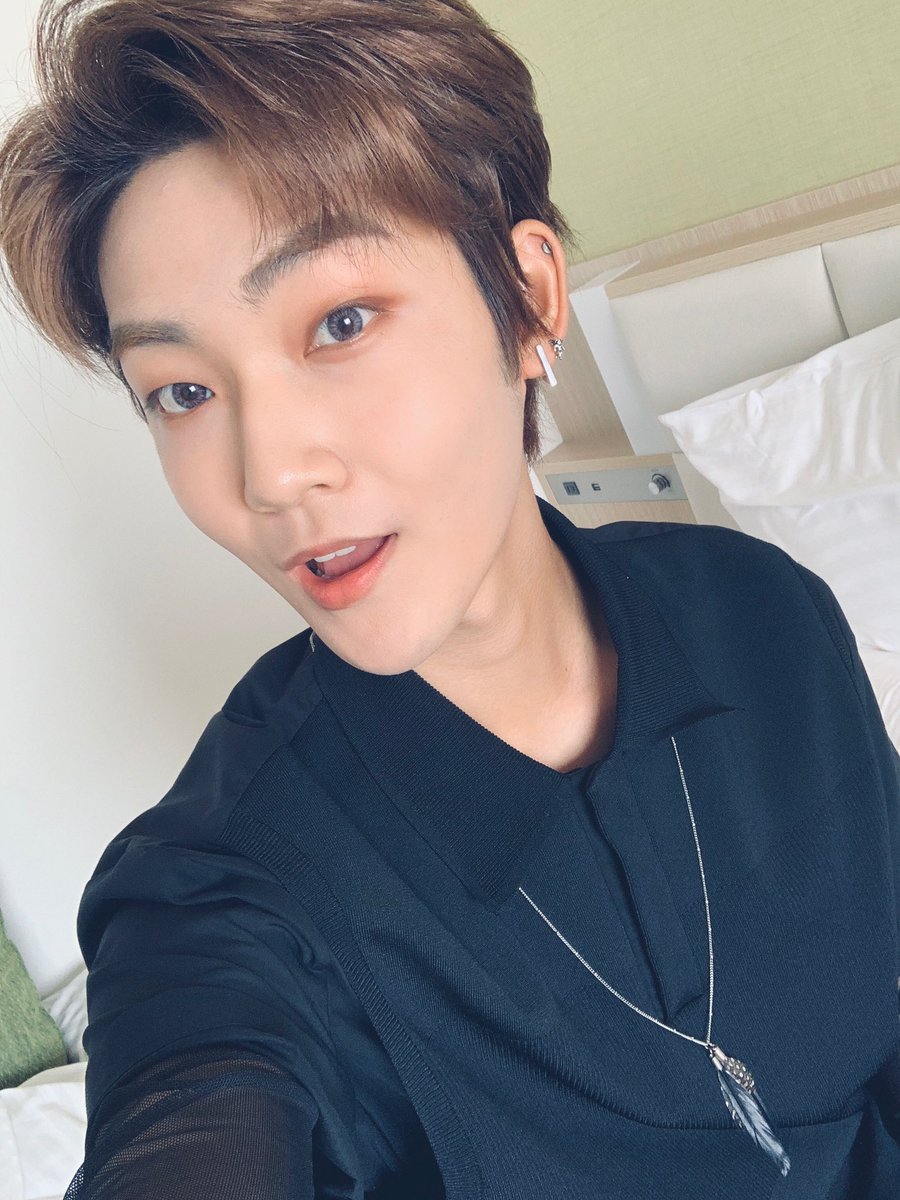 WE_THE_BOYZ's tweet photo. [케빈] Dancedancedancedancedance https://t.co/SaZ6dP5EcN