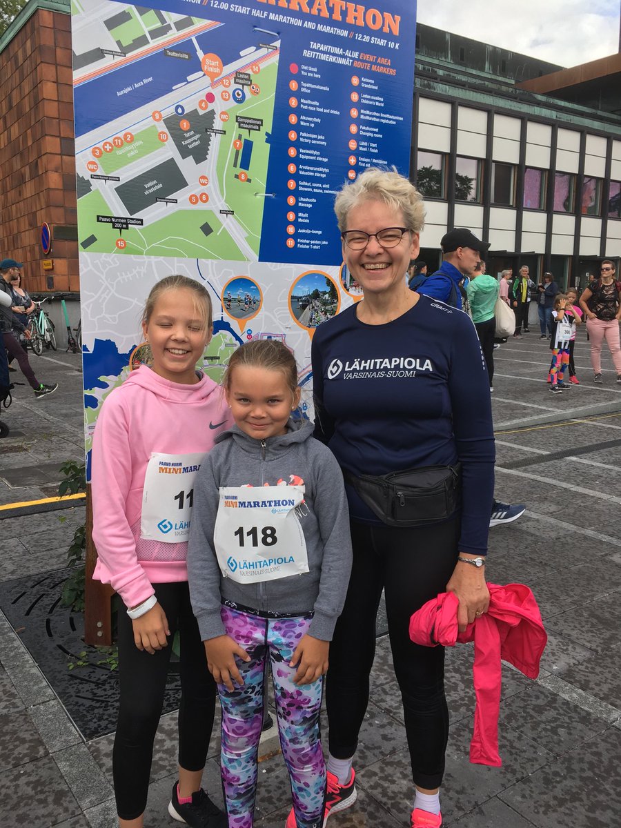VuorelaPirkko's tweet photo. Tänään juostu Paavo Nurmen maratoni, mamma ja tytöt. Kiitos LähiTapiola Varsinais-Suomi👍🏼 https://t.co/zaZF4GKDBv