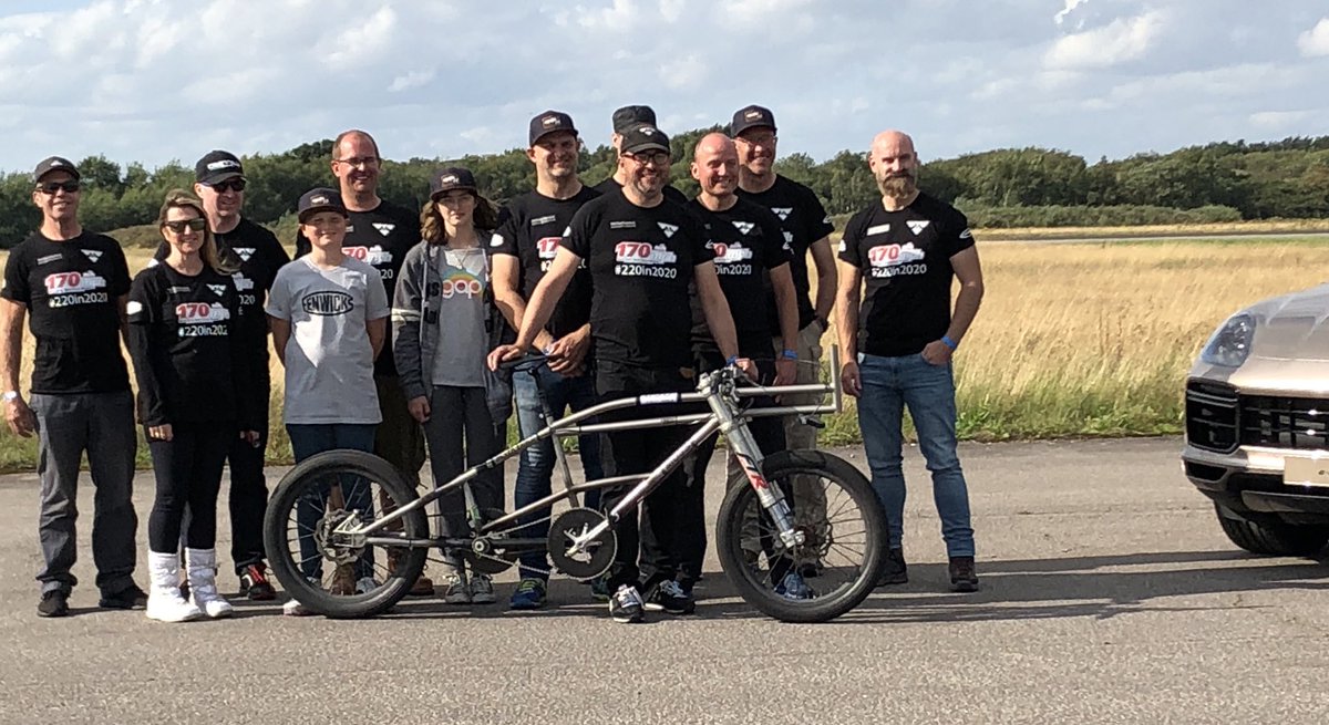 LEGRO's tweet photo. 174.339mph good work team #operationpacemaker #170mph #yorkshire #porschecayenne #davidahelmets #dainese #schwalbe #mossbikes #fenwicksbike https://t.co/aAnaebM2eO