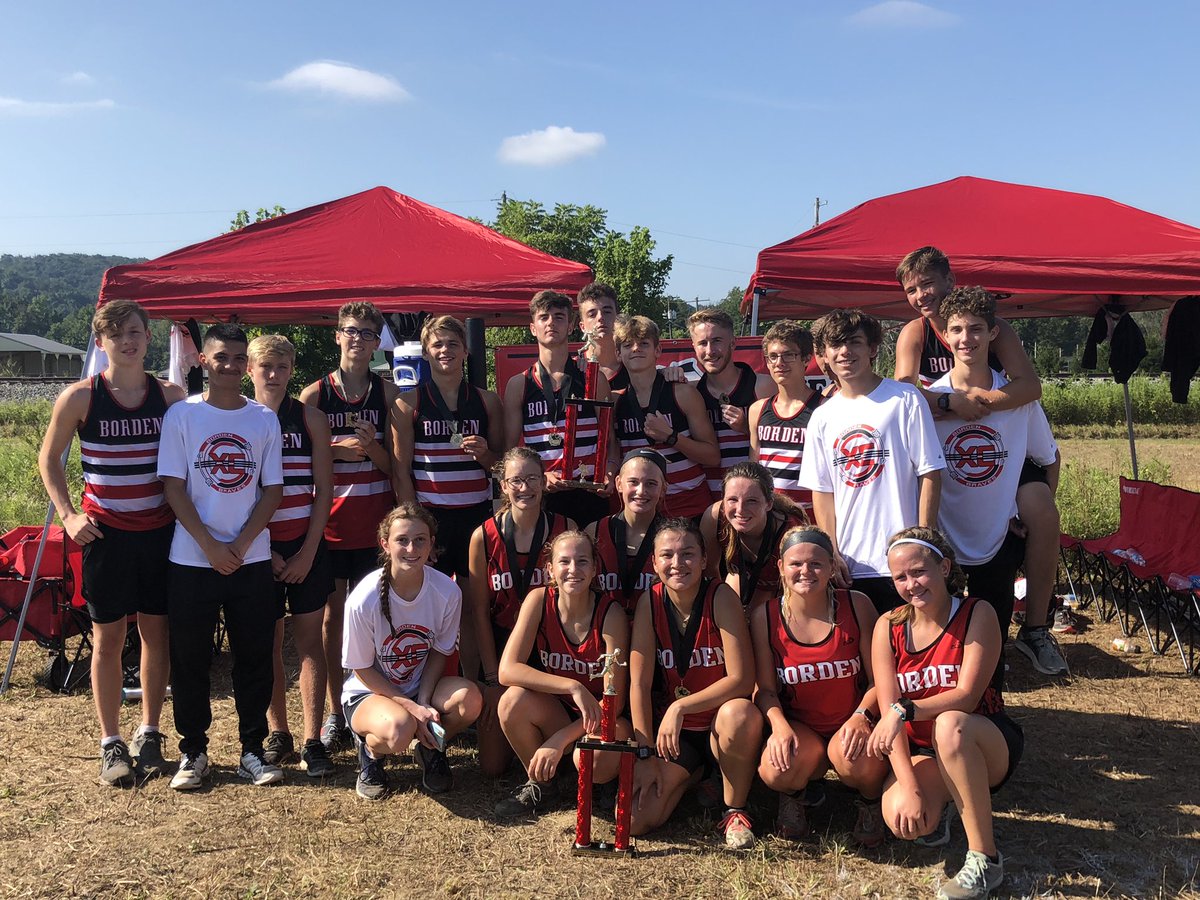 GeltmakerLiz's tweet photo. Both XC teams win our Inaugural warpath invitational! Top 15 medalists were: Sterling Mikel, Gavin Just, Lody Cheatham, Nolan Flispart, Blake Hoffman, Hayden Smith, Kaylie Magallanes, Joy Coffman, Kaela Rose, &amp; Delaney Smith. Great way to start the season Borden XC, keep it up!! https://t.co/by9yIzVxvF