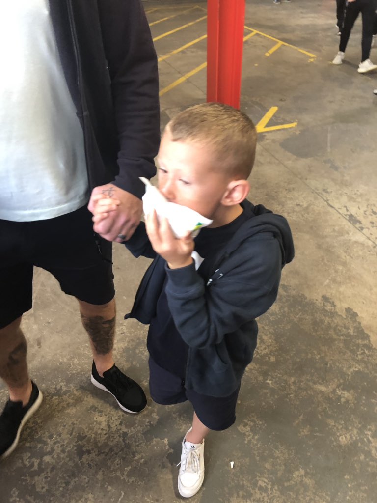 Puel_Out's tweet photo. Scousers threw a smoke bomb into the Saints fans during the 2nd goal hitting this 7 year old. Always the victims. #LFC #SaintsFC https://t.co/jJvZOpG2HM