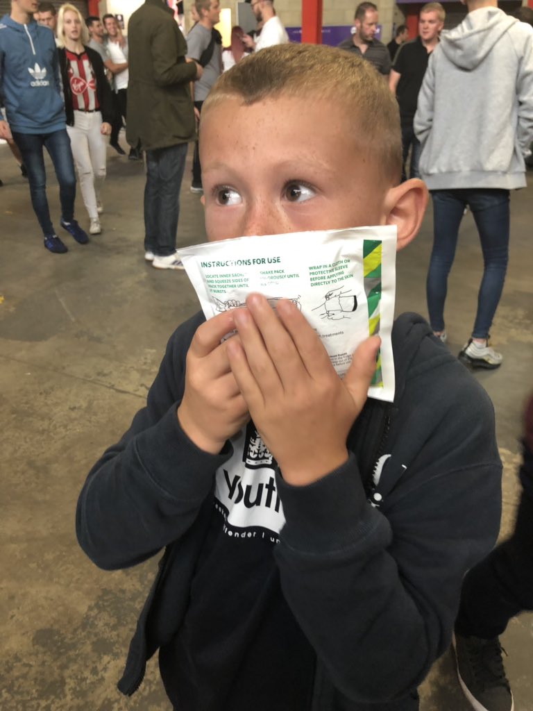Puel_Out's tweet photo. Scousers threw a smoke bomb into the Saints fans during the 2nd goal hitting this 7 year old. Always the victims. #LFC #SaintsFC https://t.co/jJvZOpG2HM