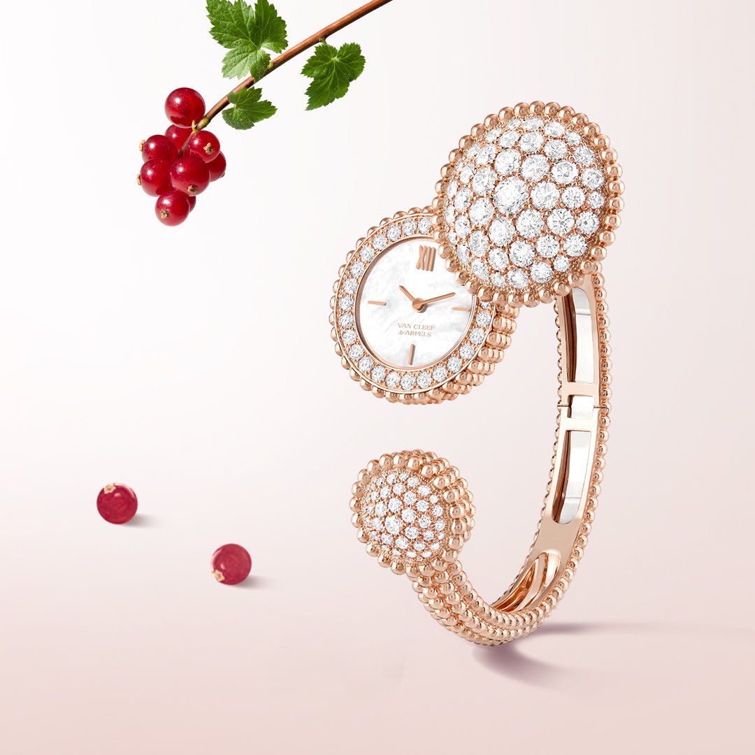 vancleefarpels's tweet photo. It's Summer o'clock! The Perlée watch discretely keeps time in dazzling rose gold and diamonds. #VCAperlee #ChasingPerlee #VanCleefArpels
https://t.co/MLXjh6GejL https://t.co/o6UvPmbVLx