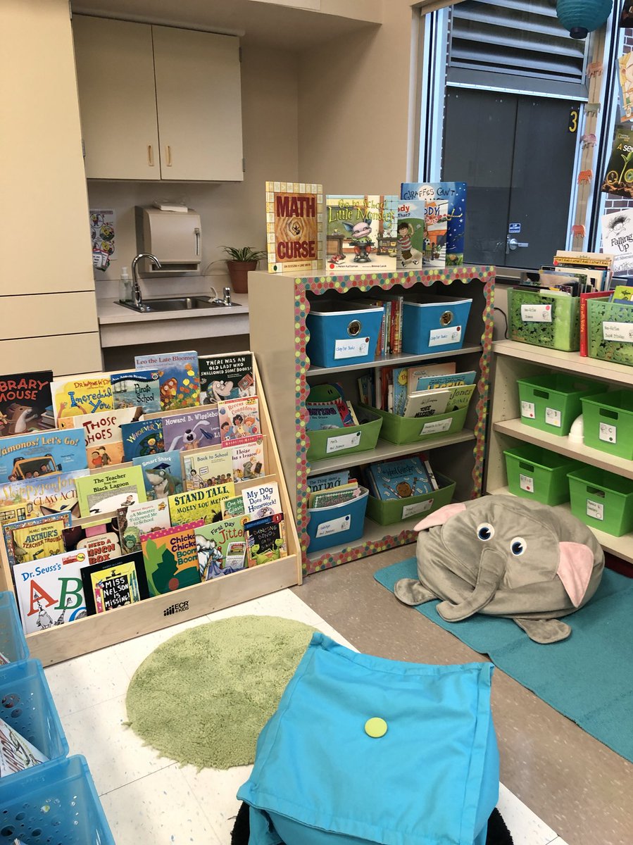MissMonighan's tweet photo. Can’t wait to see my library filled with kiddos exploring all these books! This has always been my favorite spot in the room 😊📚❤️ #BackToSchool #ClassroomLibrary #BookLover https://t.co/wxfe34VNQF