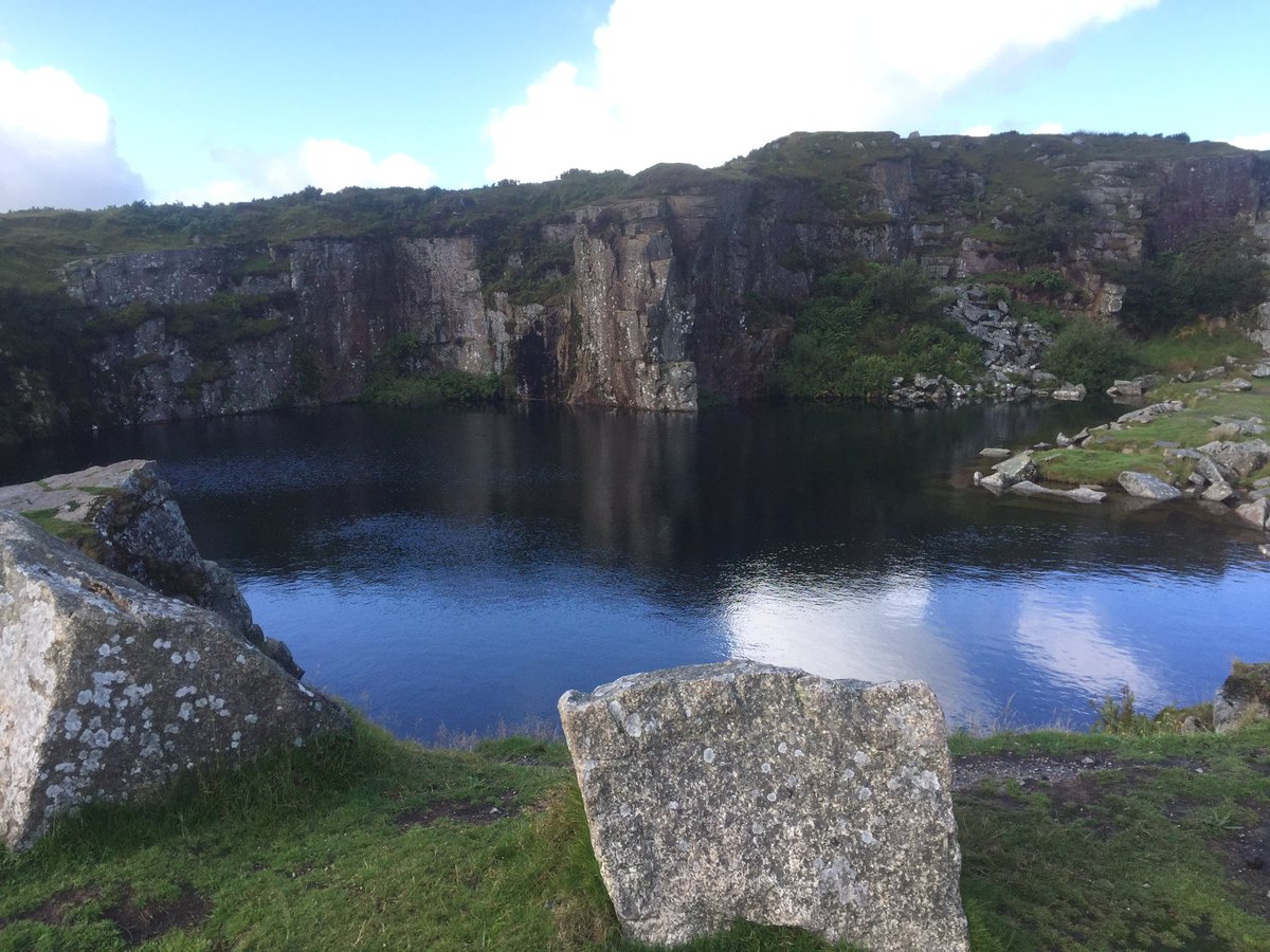 Fab wild swimming venue at Goldiggins quarry near Minions on Bodmin Moor. 60ft deep and tombstoning from a 30ft cliff. If only I’d taken my bathers🥴🤔 #olddevonbirds #goldigginsquarry #bodminmoor #cornwall #wildswimming #swimming #tombstoning