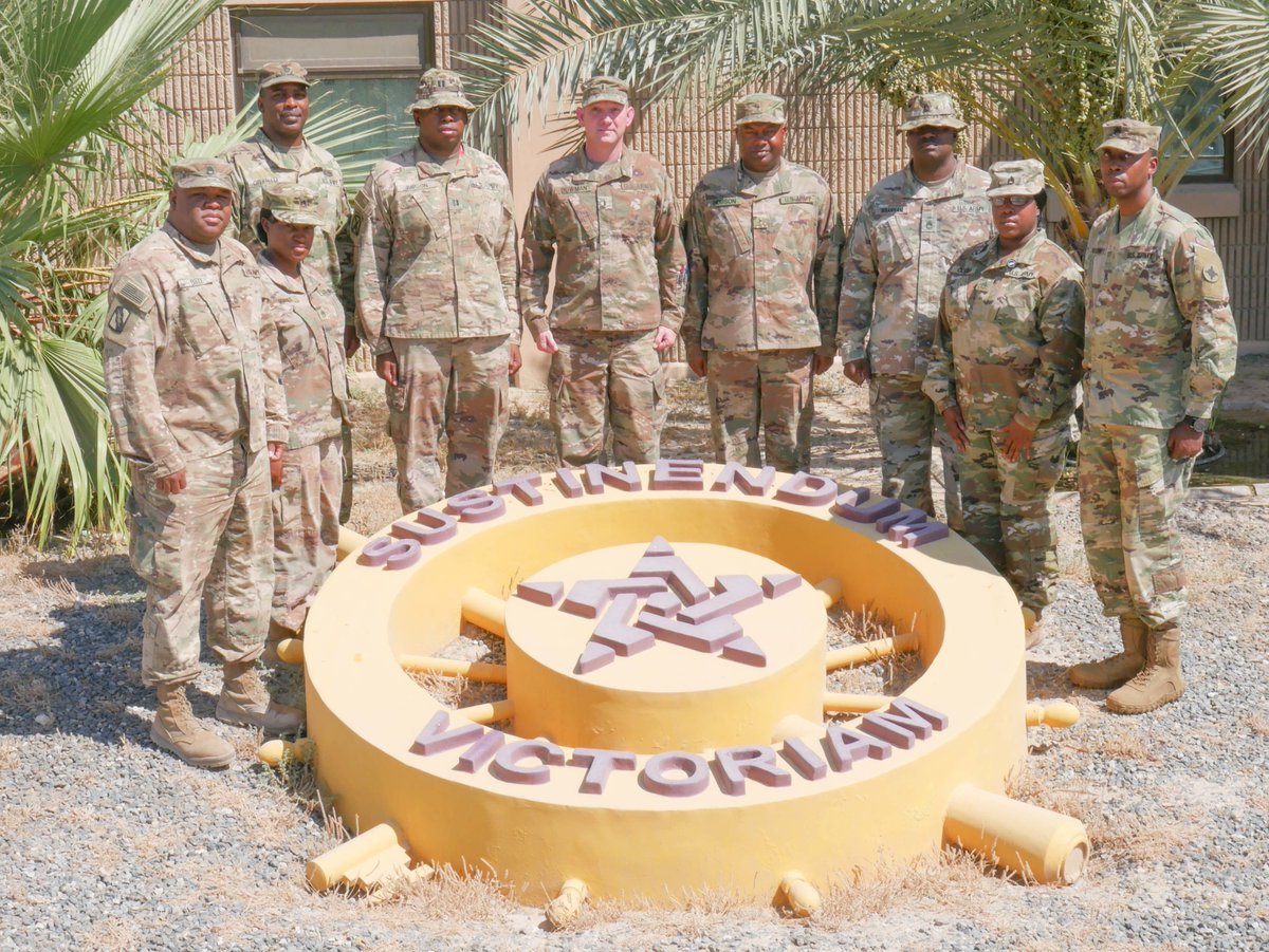 184thESC's tweet photo. Soldiers from Supply &amp; Services Class III and Bulk Water team for the 184th ESC. From left to right: SFC Eric Bell, SSG Willie Magee, SSG Fitzgerald Graham, CPT Emmet Simpson, CW3 William Bowman, WO1 Albert Hobson, SFC Keith Branham, SSG Cheyanne Oliver, SSG Timothy Hudson https://t.co/qYc10gQqHC