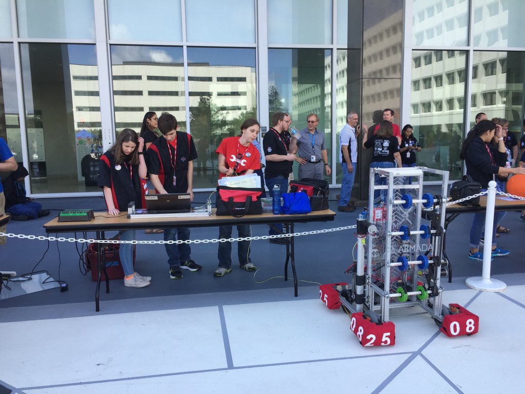 We were invited to go to 3M yesterday! We took part in the 3M Robots Invade the Plaza 2019! #deepspace #omgrobots #frc2508
