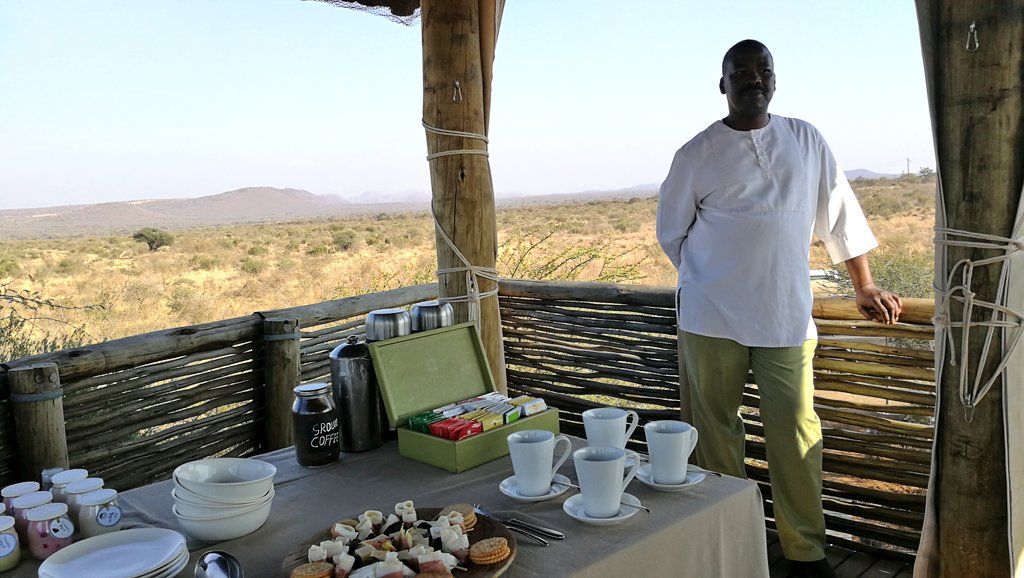 Awesome birdhide breakfast at #Morukuru @MadikweGReserve, served by a great team #Quality #NatureTourism #ServiceExcellence @TourismNW @djessence_k @MP_Author @I2melleng @TGCSA_ @3tfusion @CoachTshepo