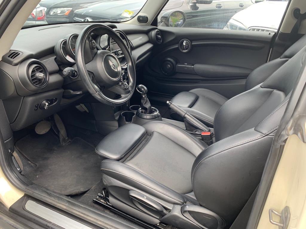 PerformanceAu18's tweet image. 🔛MINI COOPER 2015
📲787-362-7636 📱Miguel       🚩Millage 44200
🚩 Engine Type Gas
🚩 Transmission 6-speed manual
🚩 Drive Type Front wheel drive
🚩 Cylinders Inline 3
🚩 Combined MPG 33
🚩 Base Engine Size 1.5 l
➡️ Aceptamos trade 
#performanceauto #auto #authority #mini2015