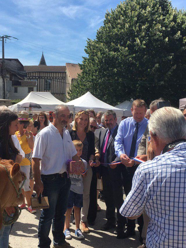 BeaudouinSo's tweet photo. 35è édition de la Fête de la viande bovine #Limousine à Saint Léonard de Noblat
1 WE où se mêlent métiers de bouche et métiers d'antan autour du patrimoine historique de la cité et de l'excellence de notre élevage bovin
#agriculture #HauteVienne #Limousin https://t.co/nskRobcoij