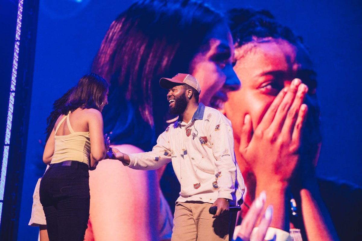 thegreatkhalid's tweet photo. last day of tour
love u guys https://t.co/4SsblmLHqB