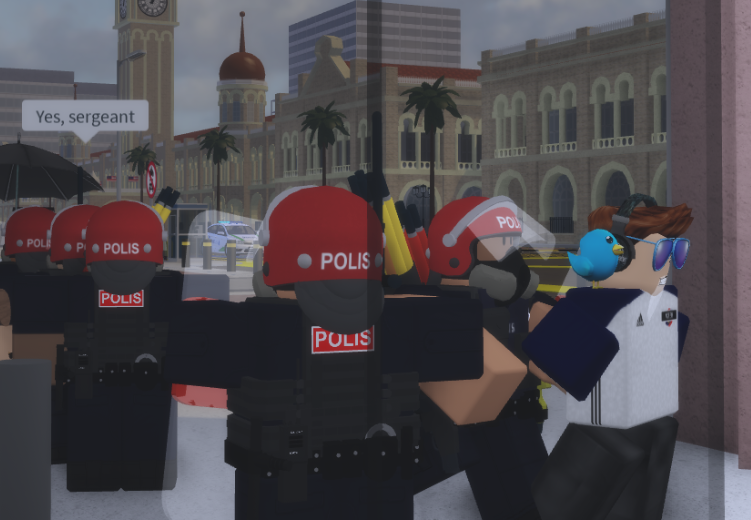 Police Pou - Roblox