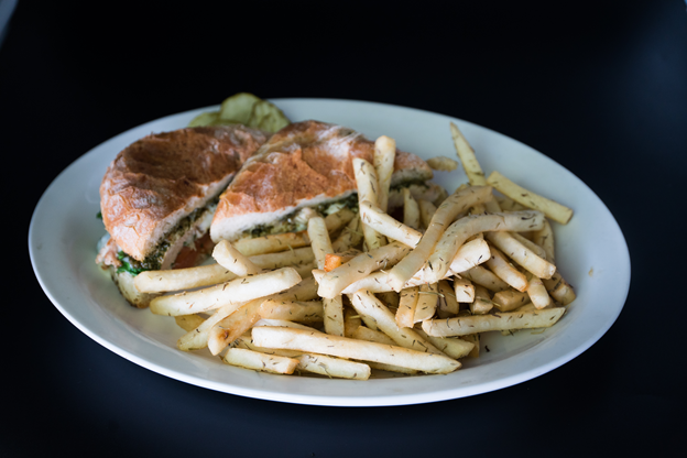 TheJaggedFork's tweet photo. Join us this weekend for a delicious meal and some great times!
.
.
.
#JaggedFork #GrossePointeFarms #MI #MIeats #DetroitFood #MichiganFoodie https://t.co/zkcDMTwCpZ