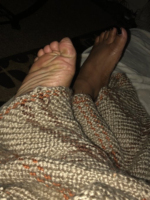 Cold Little piggies #feet #feetporn #feetworship #feetpics #cashpig #footpicsforsell #footporn #ebonyfeet<a href="/tag/feet"class="tags">#feet</a><a href="/tag/feetporn"class="tags">#feetporn</a><a href="/tag/feetworship"class="tags">#feetworship</a><a href="/tag/footfetish"class="tags"><span>#footfetish</span></a><a href="/tag/findom"class="tags"><span>#findom</span></a><a href="/tag/paypig"class="tags"><span>#paypig</span></a><a href="/tag/footslave"class="tags"><span>#footslave</span></a><a href="/tag/footporn"class="tags"><span>#footporn</span></a>