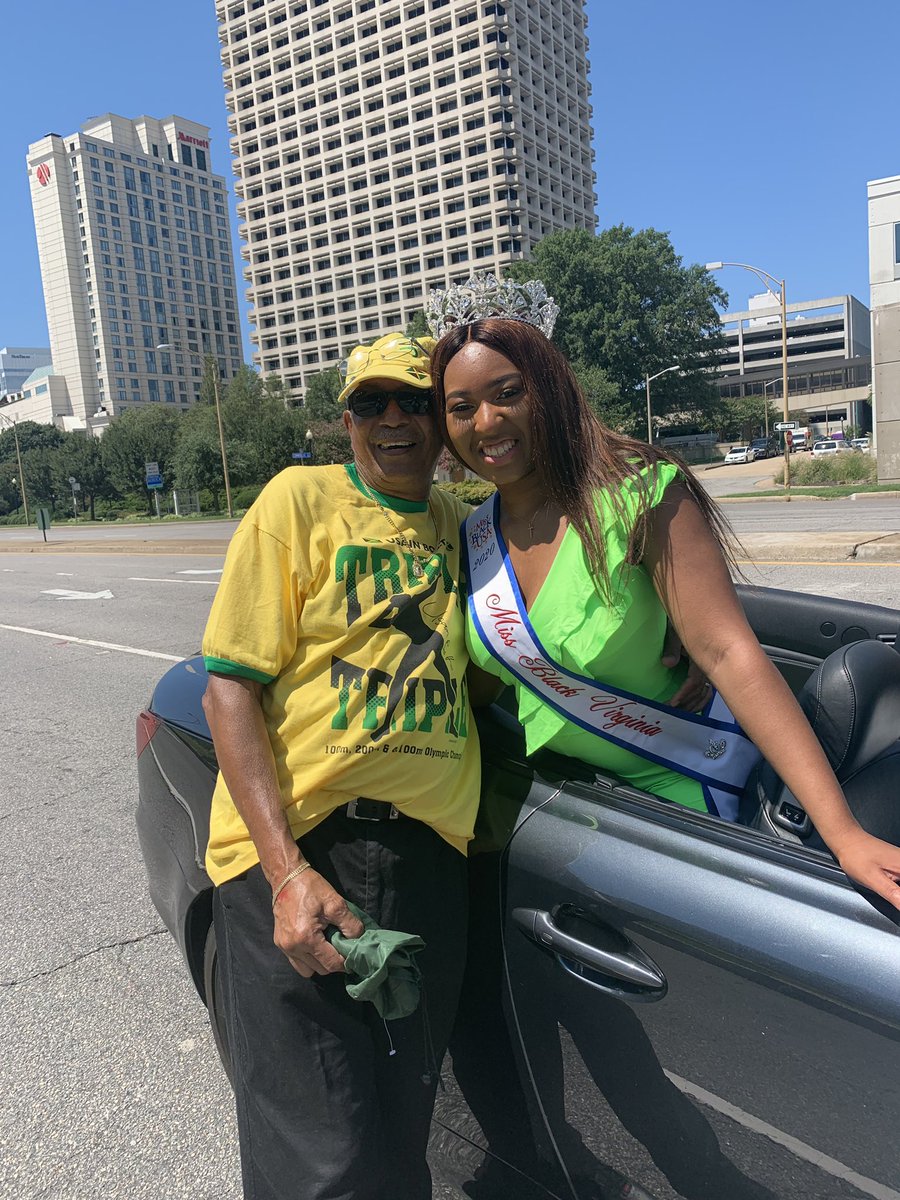 shihirahann_'s tweet photo. “Wi likkle but wi tallawah”🇯🇲
Thank you to the City of Norfolk and United Kulture Mas for inviting me to be involved in the 14th Annual CaribFest. I had a blast celebrating with our beautiful culture💚💛❤️🖤
#VACaribFest2019 #BlackGirlsReign #MissBlackVA #VAPublicSpeaker #BlackVa https://t.co/pMBE1bcOyk