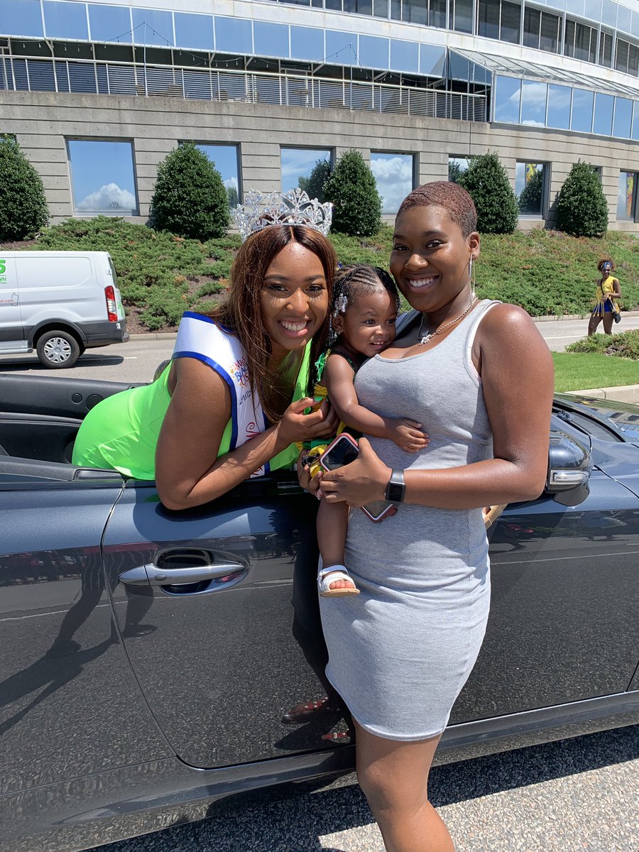 shihirahann_'s tweet photo. “Wi likkle but wi tallawah”🇯🇲
Thank you to the City of Norfolk and United Kulture Mas for inviting me to be involved in the 14th Annual CaribFest. I had a blast celebrating with our beautiful culture💚💛❤️🖤
#VACaribFest2019 #BlackGirlsReign #MissBlackVA #VAPublicSpeaker #BlackVa https://t.co/pMBE1bcOyk