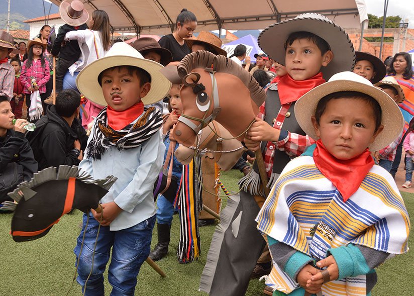 GALERIA DE IMÁGENES: - En el municipio de Sotaquirá, los niños fueron protagonistas en la ‘cabalgata infantil’, organizada por la Gestora Social, Alicia Niño Robles. Sotaquirá Bicentenaria. Salomón Buitrago Fonseca, Alcalde 2019.