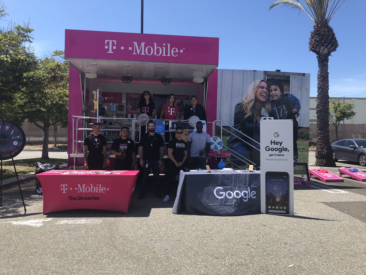 oliviajzarabia's tweet photo. Thank you @SamsungMobile @Google and @MayweatherFitLA for participating in our  #Knoxblockparty and a special thank you to @TMobileTruckLA for supporting our location  @sebrantner @BryanThompsonSW #southbayla #laallday https://t.co/OExcfaLzy5