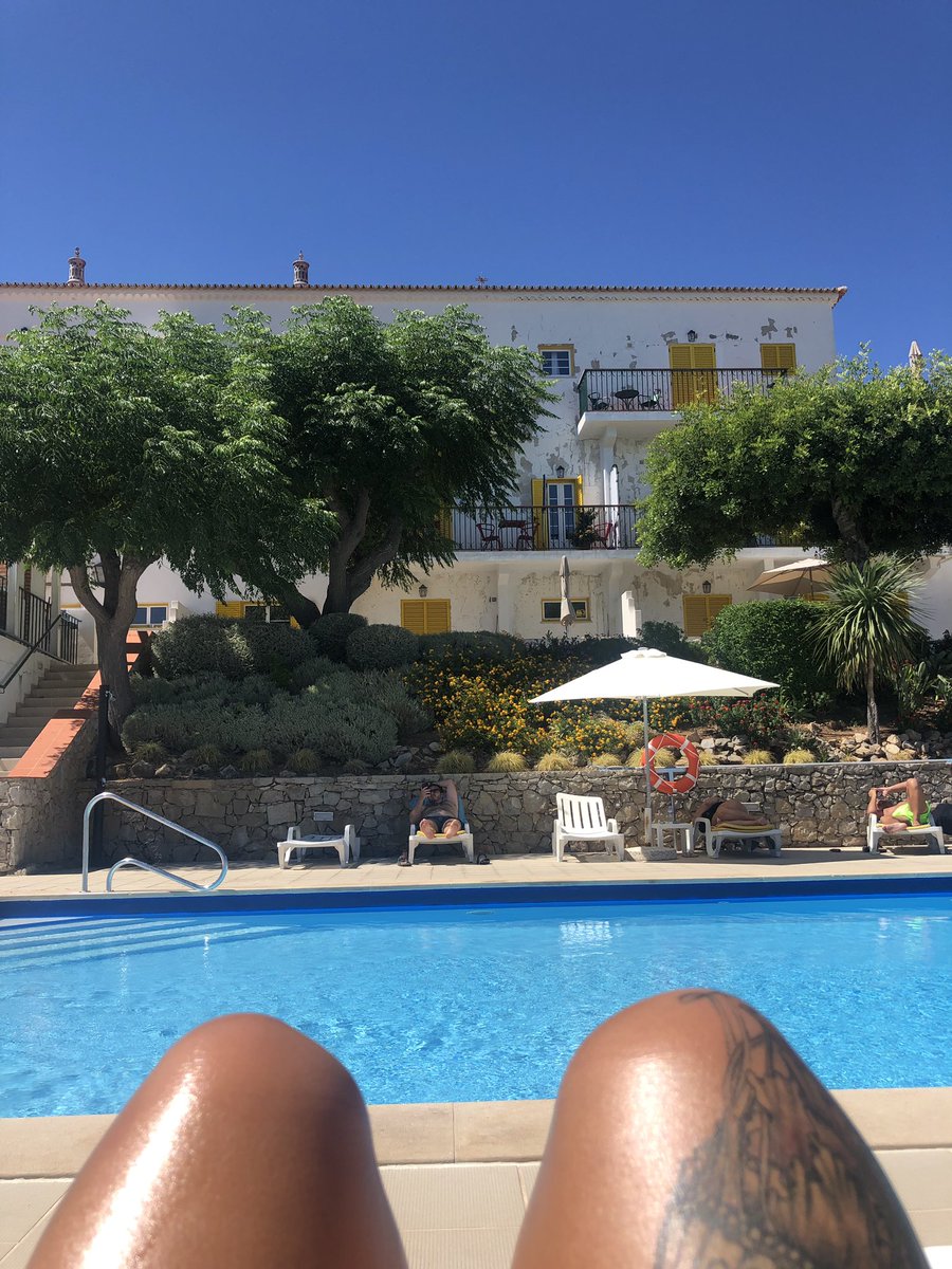 TrishQuenby's tweet photo. Heaven #annualleave #sunsoak #favouritepasttime #Portugal https://t.co/qZBKmHccR5