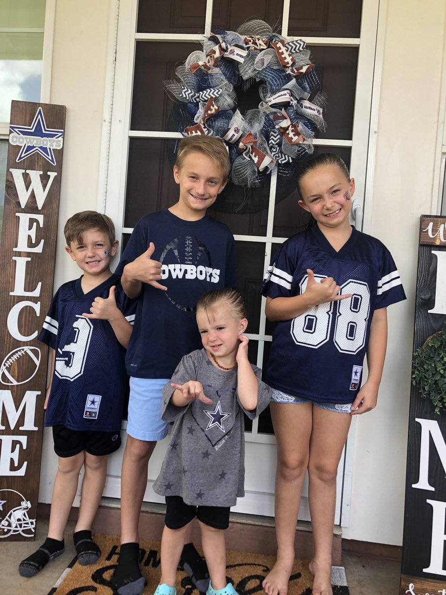 LinseeWheat's tweet photo. Headed out to watch the boys!! #CowboysNation headed for ya!! @dallascowboys ⭐️🏈💙🤙🏻🌈🌴 https://t.co/StM6XDn7BJ