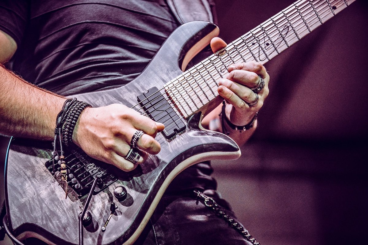 RemoteGuitar's tweet photo. @RemoteGuitar expert on all things metal and prog @AlekDarson currently touring Central Europe with this beauty... ❤️How could anybody not love this guitar? 😲 #progressiverock #sessionguitarist #metal https://t.co/2qKUTfu1Ba