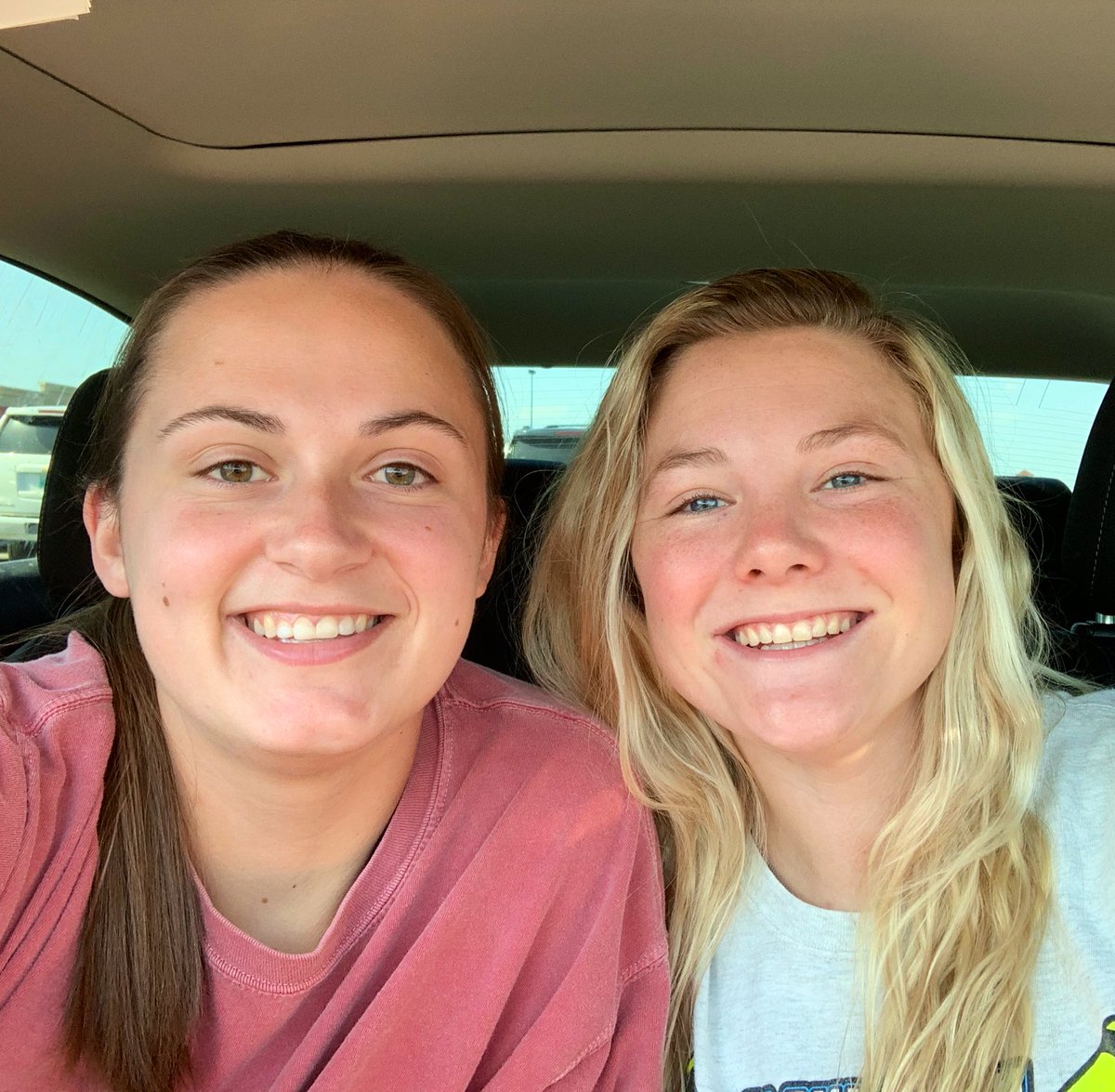 Kkarly5's tweet image. This girl always keeps me smiling 💟