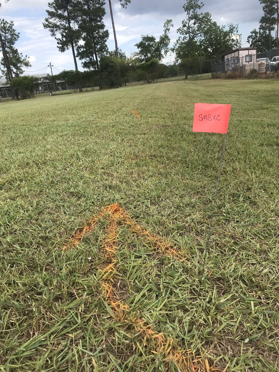 SMS_XC's tweet photo. Getting the trail ready for our practices this week! @HumbleISD_Ath @HumbleISD_SMS #crosscountry #bearcatxc #runningwithpurpose #smsway #humbleisdxc https://t.co/qsLPXSW6JA
