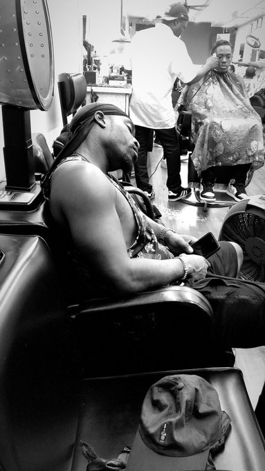 Waiting for my barber be like.... https://t.co/sSgTZknkNI<a href="/tag/travisscott"class="tags"><span>#travisscott</span></a>