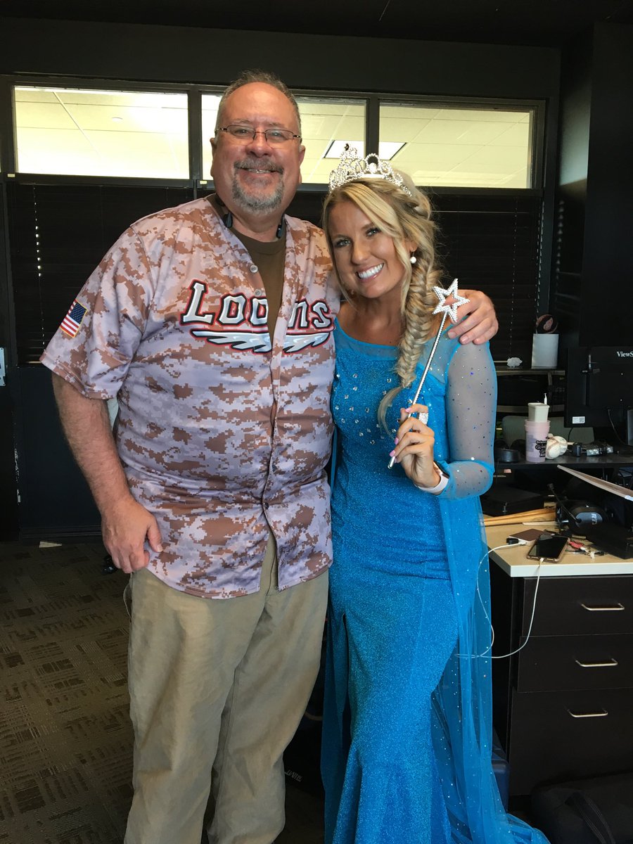 JODonnellESPN's tweet image. Look at the princess I found! #nestlevelfun ⁦@AshleyVanOchten⁩