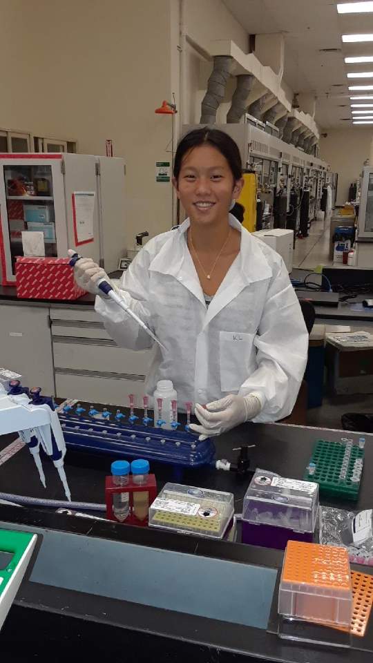 JeanetteCollet1's tweet photo. Dedication! Kimberly researching on a Saturday during summer. #scienceneverstops
#commackscienceresearch #CHS https://t.co/ayaHTILzbL